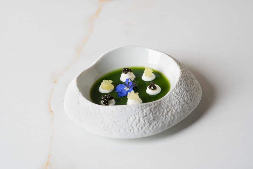 Royal de erizo de mar, pepino y caviar. Royal de erizo de mar, pepino y caviar.